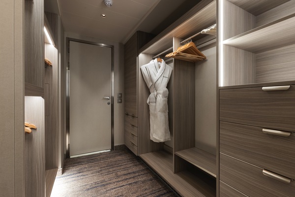 Silversea, Silver Ray, Silver Suite Closet ©Silversea Cruises Ltd.jpg